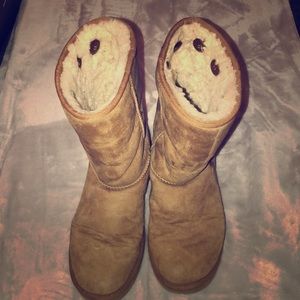 Chestnut mid length uggs VERY USED!!!